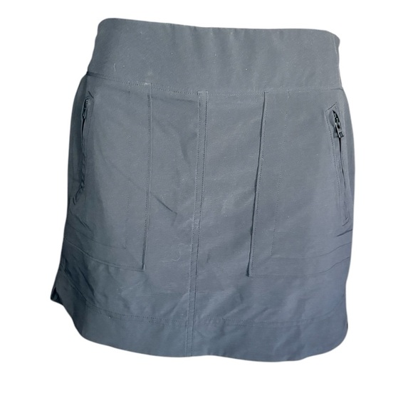 Athleta Chelsea Cargo Skort Mesh Inner Shorts
Skirt black Womens Size 2 preloved - Picture 3 of 8